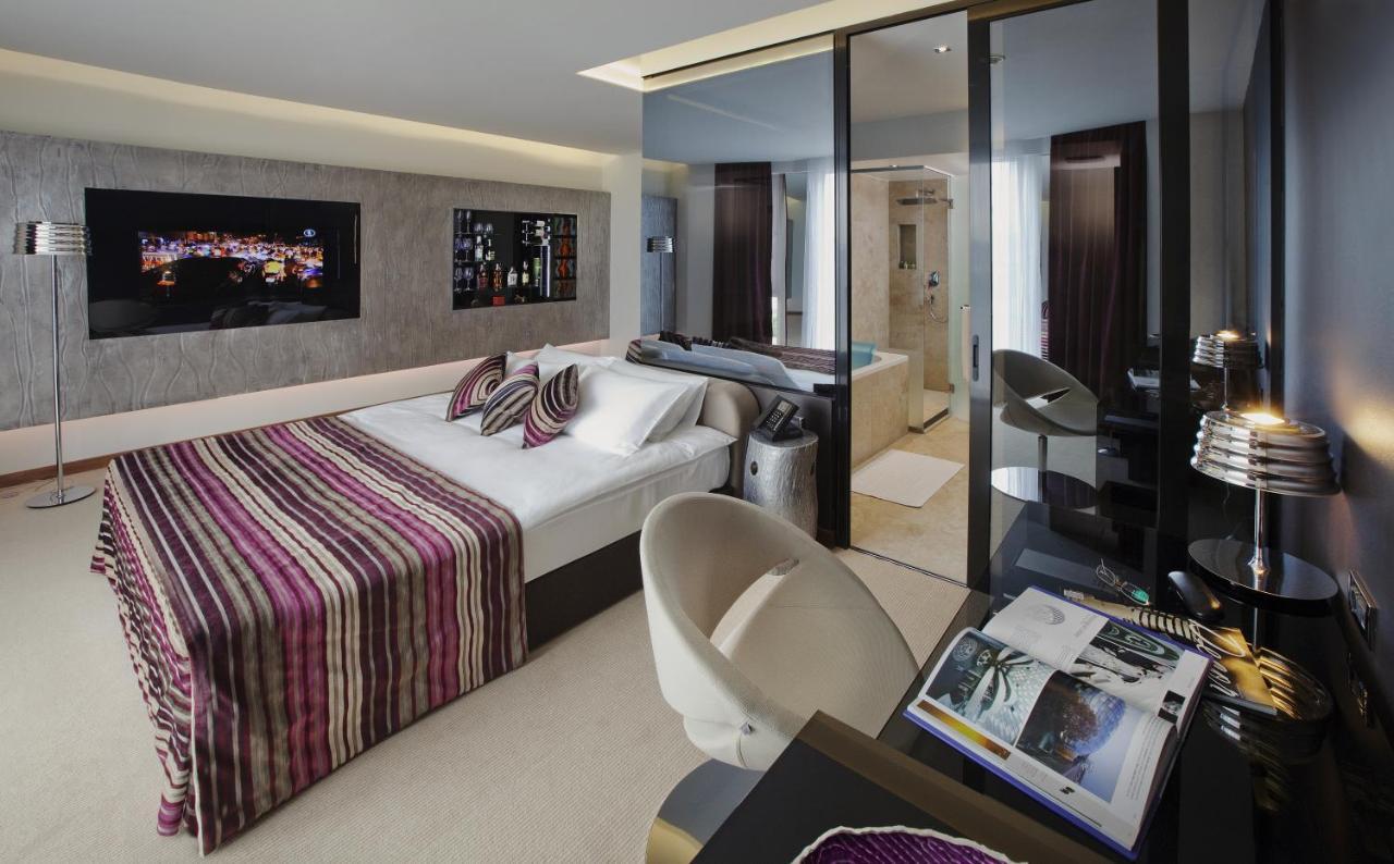 11 Mirrors Design Hotel Κίεβο Εξωτερικό φωτογραφία
