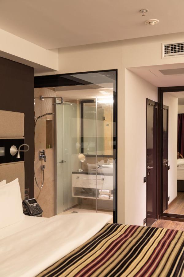 11 Mirrors Design Hotel Κίεβο Εξωτερικό φωτογραφία
